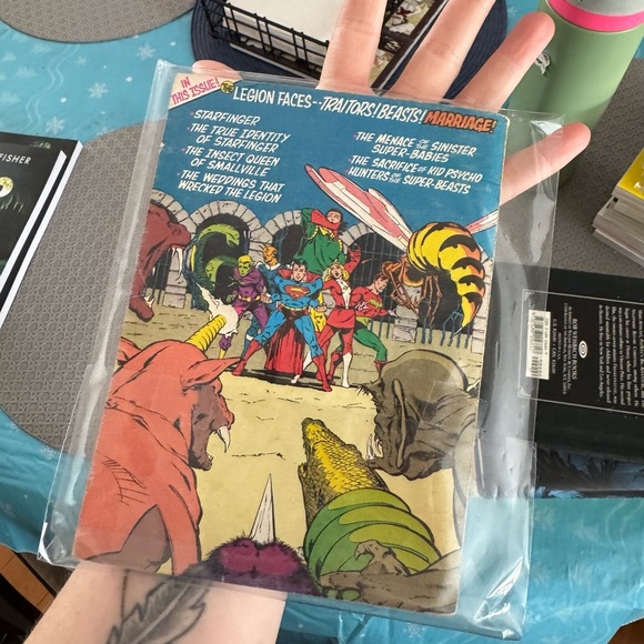DC Comics Legion of Super-Heroes Comic Book 1985 - Picture 2 of 2